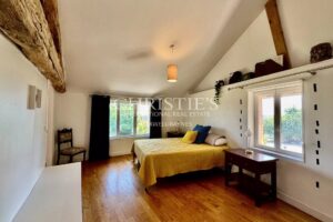 Exceptional estate near Aubeterre-sur-Dronne