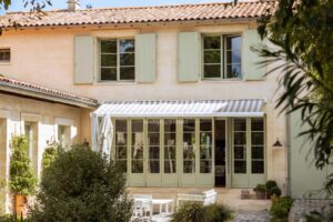 Cauderan - Elégante maison en pierre, piscine, jardin et stationnement