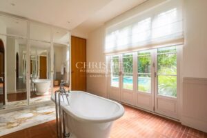 Cauderan - Elégante maison en pierre, piscine, jardin et stationnement