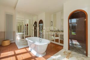 Cauderan - Elégante maison en pierre, piscine, jardin et stationnement