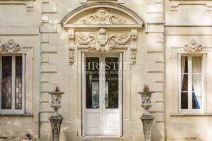 Propriété de charme composée d'un manoir, longère, salle de cinéma, grange, petit vignoble...