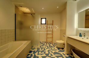 Maison en pierre rénovée avec piscine et studio à 15 min de Libourne