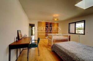 Maison en pierre rénovée avec piscine et studio à 15 min de Libourne