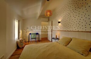 Maison en pierre rénovée avec piscine et studio à 15 min de Libourne