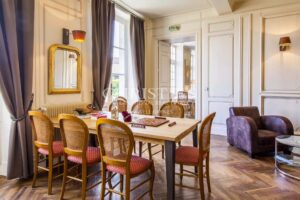 Large stone property with potential for a variety of uses in a private but central location in a lively Gascon town