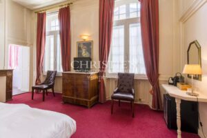 Large stone property with potential for a variety of uses in a private but central location in a lively Gascon town