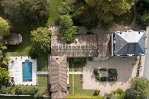 Romantic Country Château with Guesthouses and Space for Professional Activities
