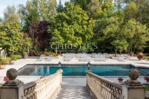 Romantic Country Château with Guesthouses and Space for Professional Activities
