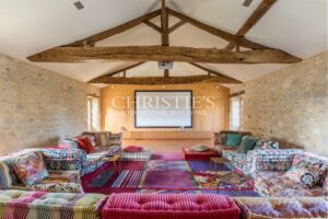 Romantic Country Château with Guesthouses and Space for Professional Activities