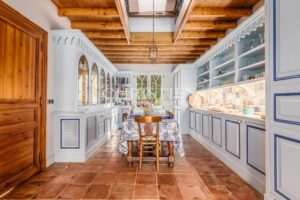 Romantic Country Château with Guesthouses and Space for Professional Activities