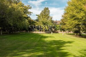 Romantic Country Château with Guesthouses and Space for Professional Activities