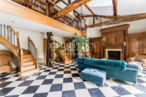Romantic Country Château with Guesthouses and Space for Professional Activities