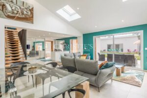 Centre ville- 10 min de l'océan -Maison familiale parfaitement rénovée, dépendance, garage, 5 chambres