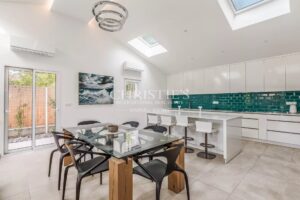 Centre ville- 10 min de l'océan -Maison familiale parfaitement rénovée, dépendance, garage, 5 chambres