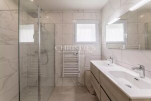 Centre ville- 10 min de l'océan -Maison familiale parfaitement rénovée, dépendance, garage, 5 chambres