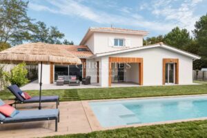 Centre ville- 10 min de l'océan -Maison familiale parfaitement rénovée, dépendance, garage, 5 chambres