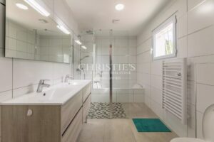 Centre ville- 10 min de l'océan -Maison familiale parfaitement rénovée, dépendance, garage, 5 chambres