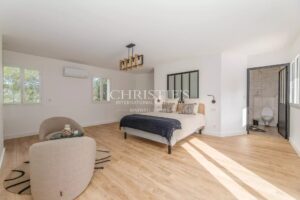 Centre ville- 10 min de l'océan -Maison familiale parfaitement rénovée, dépendance, garage, 5 chambres