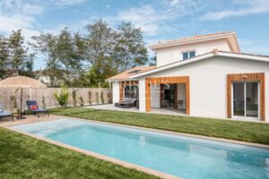 Centre ville- 10 min de l'océan -Maison familiale parfaitement rénovée, dépendance, garage, 5 chambres