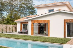 Centre ville- 10 min de l'océan -Maison familiale parfaitement rénovée, dépendance, garage, 5 chambres