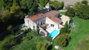 Rustic Elegance and Contemporary Design in the Heart of the Périgord