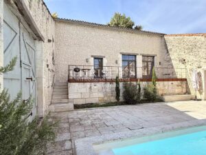 Rustic Elegance and Contemporary Design in the Heart of the Périgord
