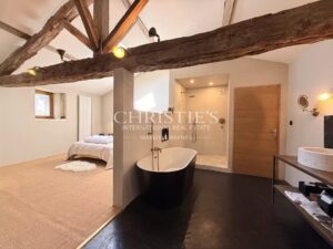 Rustic Elegance and Contemporary Design in the Heart of the Périgord