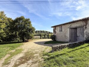 Rustic Elegance and Contemporary Design in the Heart of the Périgord