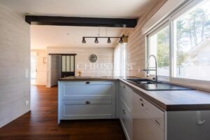 BISCARROSSE: Contemporary wooden house with swimming pool