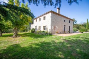 The Old Farmhouse with barns, 3 donkies and 35 hectares of land