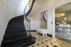 Très beau château rénové du 19ème siècle