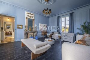 Très beau château rénové du 19ème siècle