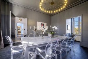 Très beau château rénové du 19ème siècle