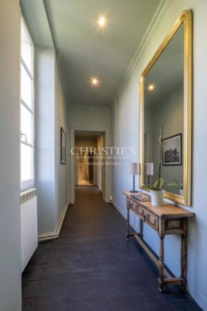 Très beau château rénové du 19ème siècle