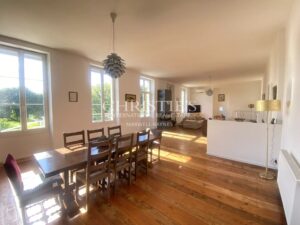 Élégante Maison de Maître du XIXᵉ siècle à Semillac