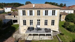 Élégante Maison de Maître du XIXᵉ siècle à Semillac
