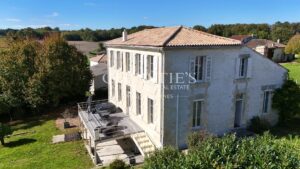 Élégante Maison de Maître du XIXᵉ siècle à Semillac
