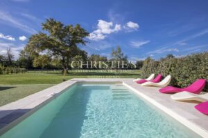 Magnifique conversion d'une grange du XVIe siècle comprenant une charmante « Petite Escapade », nichée sur 3 hectares