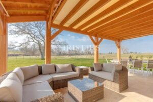 Magnifique conversion d'une grange du XVIe siècle comprenant une charmante « Petite Escapade », nichée sur 3 hectares