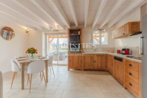 Magnifique conversion d'une grange du XVIe siècle comprenant une charmante « Petite Escapade », nichée sur 3 hectares