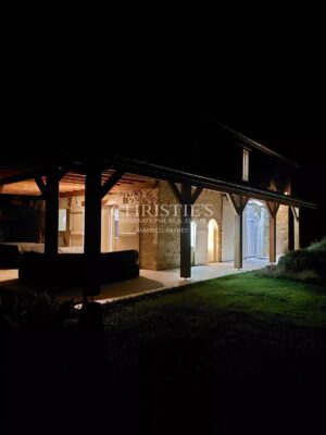 Magnifique Séchoir à tabac du XVIe siècle comprenant une charmante « Petite Escapade », nichée sur 3 hectares