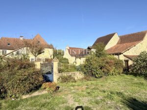 PRESTIGIOUS RESIDENCE with 3 GUESTROOMS and STUDIO