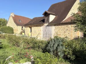 PRESTIGIOUS RESIDENCE with 3 GUESTROOMS and STUDIO