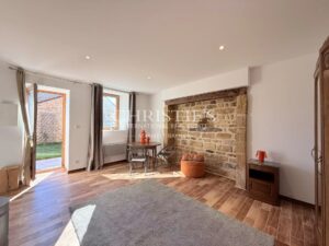 PRESTIGIOUS RESIDENCE with 3 GUESTROOMS and STUDIO