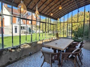 LA ROCHELLE - PROPRIETE DE CARACTERE AVEC PARC ARBORE A 10 MINUTES DE LA PLACE DU MARCHE