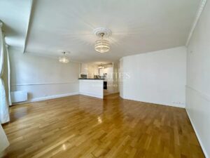 Character apartment in the heart of town