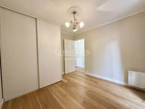 Character apartment in the heart of town