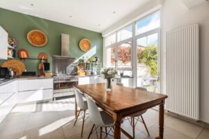 Nansouty - family home with swimming pool and garage