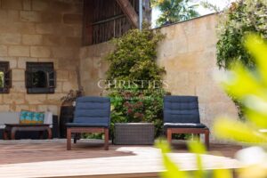 Nansouty - family home with swimming pool and garage