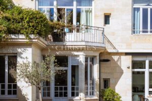 Nansouty - family home with swimming pool and garage